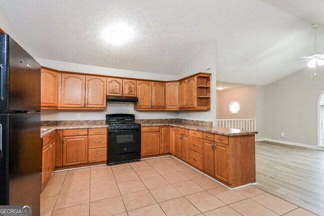 Building Photo - 28 Sweetwater Dr