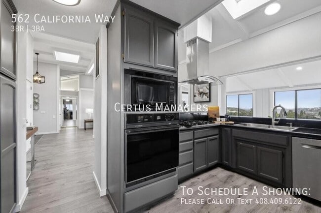 Building Photo - 562 California Way