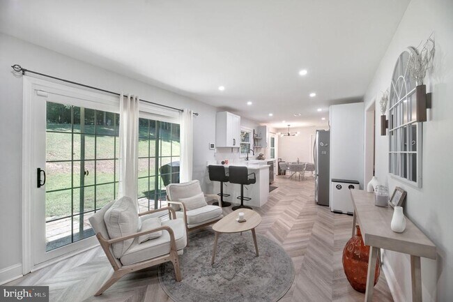 Building Photo - 8812 Churchfield Ln