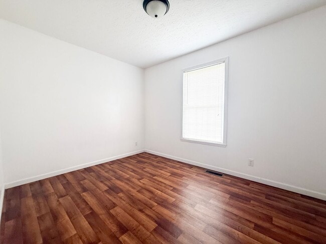 Building Photo - 3-Bedroom Home in Algood with Shaded Backyard