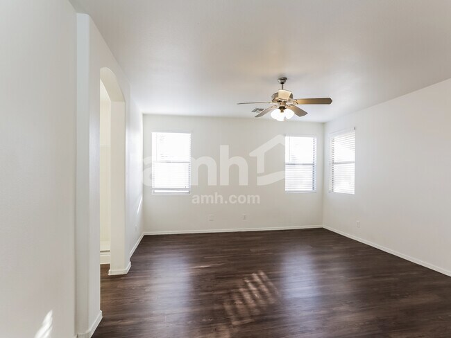 Building Photo - 12238 W Lincoln St