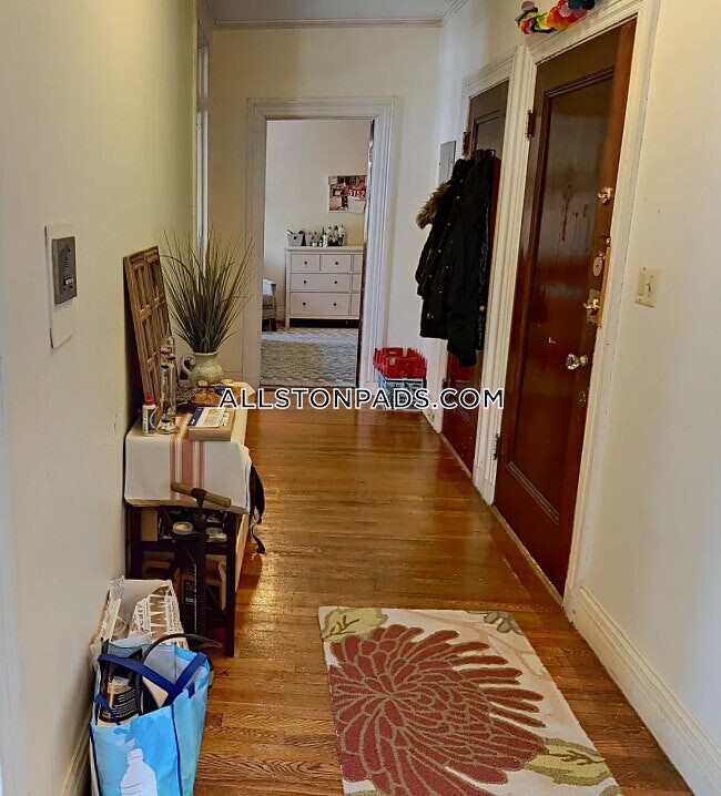 Primary Photo - 15 Glenville Ave