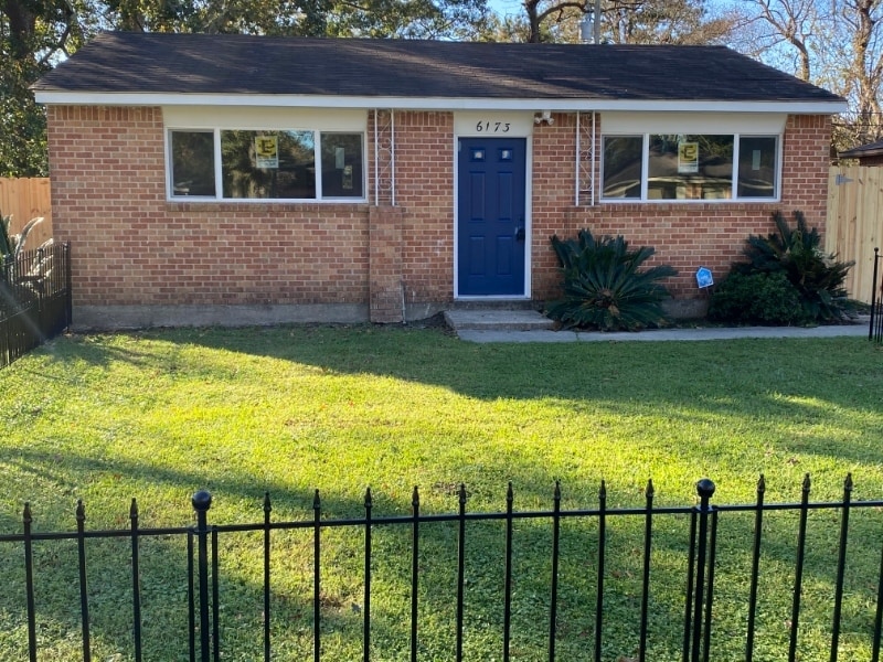 Building Photo - 6173 Matthews St
