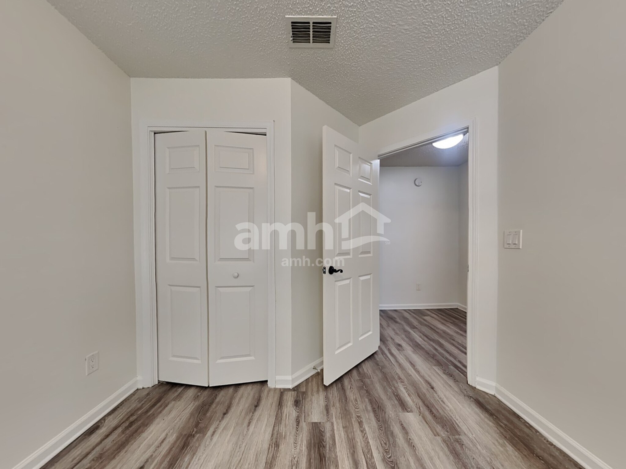 Building Photo - 3275 Guernsey Ct