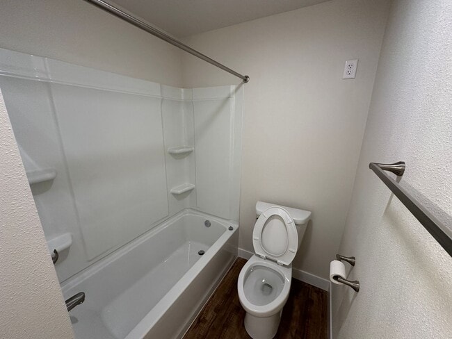 Building Photo - Newly Renovated 2 Bed House in Rock Valley...