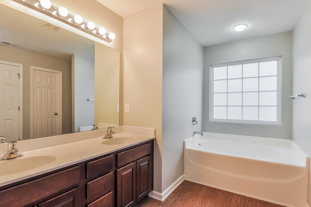 Building Photo - 3783 Burtons Barn St