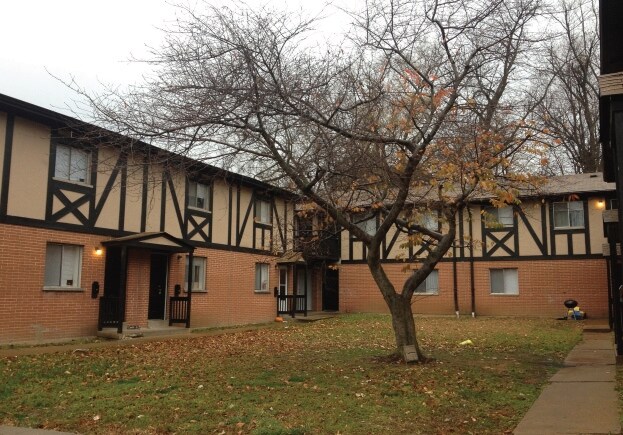 Primary Photo - 2201-2219 Woodson Rd