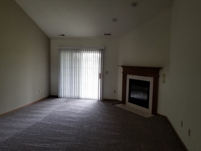 Building Photo - 2334 Hopkins Dr