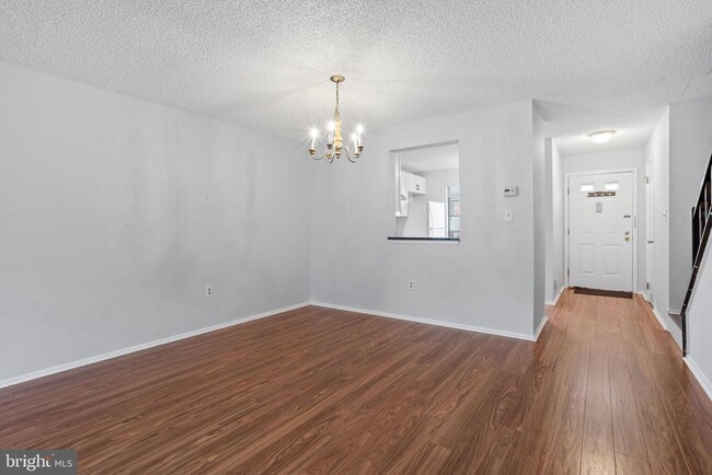 Building Photo - 6 Van Buren Pl