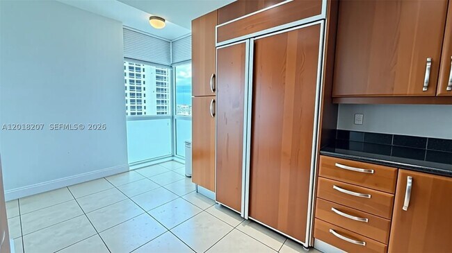 Building Photo - 19400 Turnberry Way