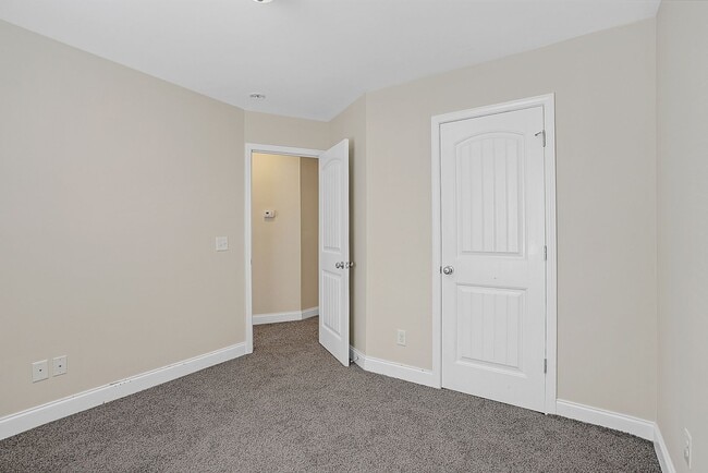 Building Photo - 190 Canyon Oak Loop