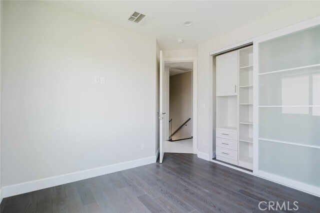Building Photo - 4418 Kingswell Ave