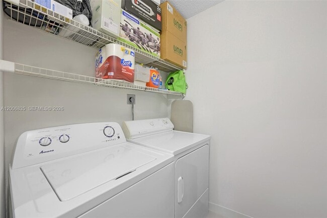 Building Photo - 19555 E Country Club Dr