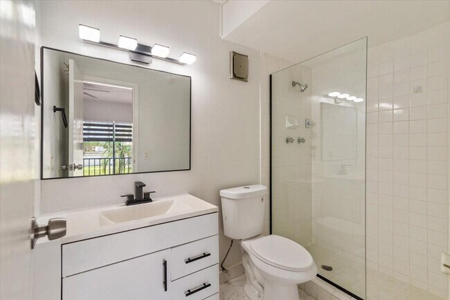 Building Photo - 5100 SW 41st St