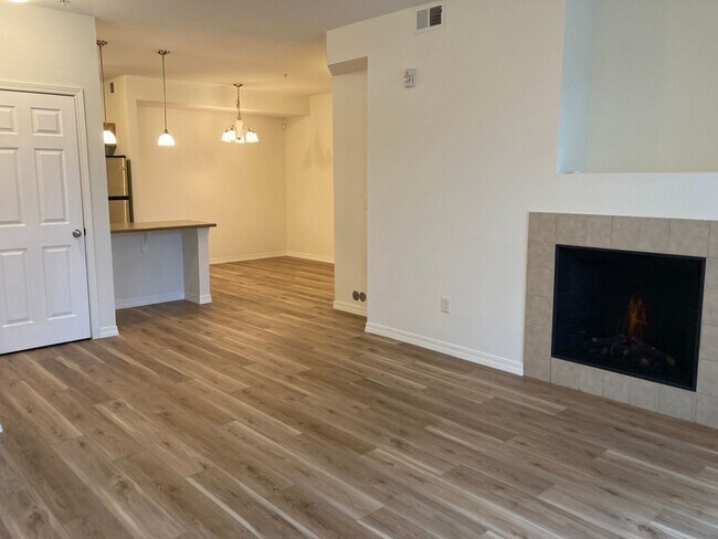 Building Photo - 2450 Windrow Dr