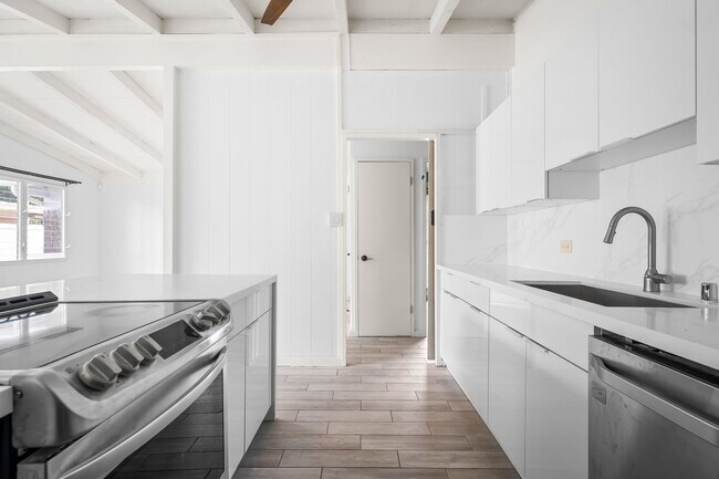 Building Photo - BK-1287