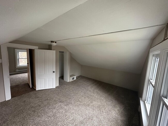 Building Photo - 962 Lakeview Dr