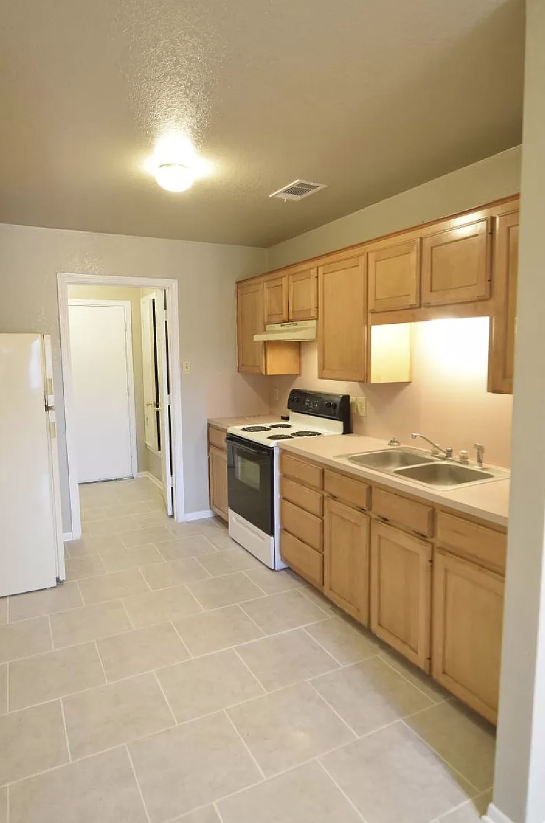 Building Photo - 1504 Benttree Dr