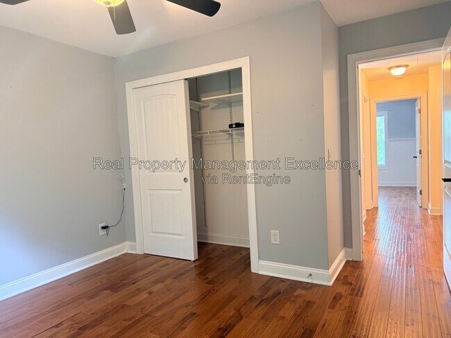 Building Photo - 305 Holly Thorn Trace