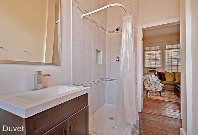 Building Photo - 3 br, 2 bath House - 179 Queen Street 2