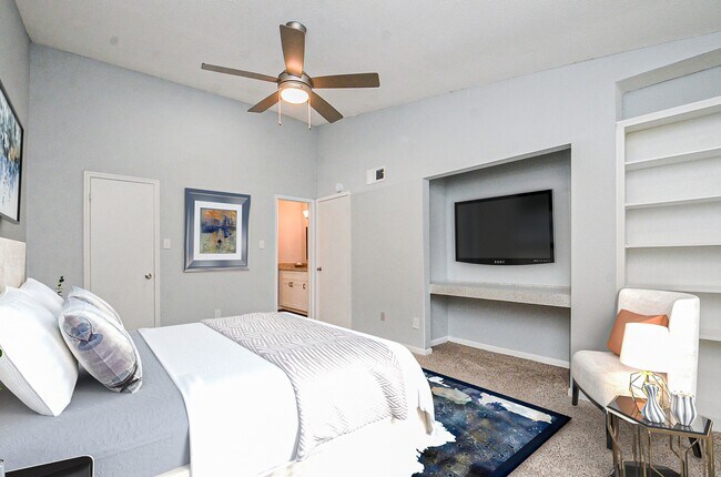 Building Photo - 5711 Sugar Hill Dr