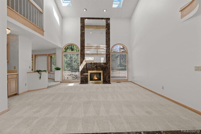 Building Photo - 6739 Arlington Dr