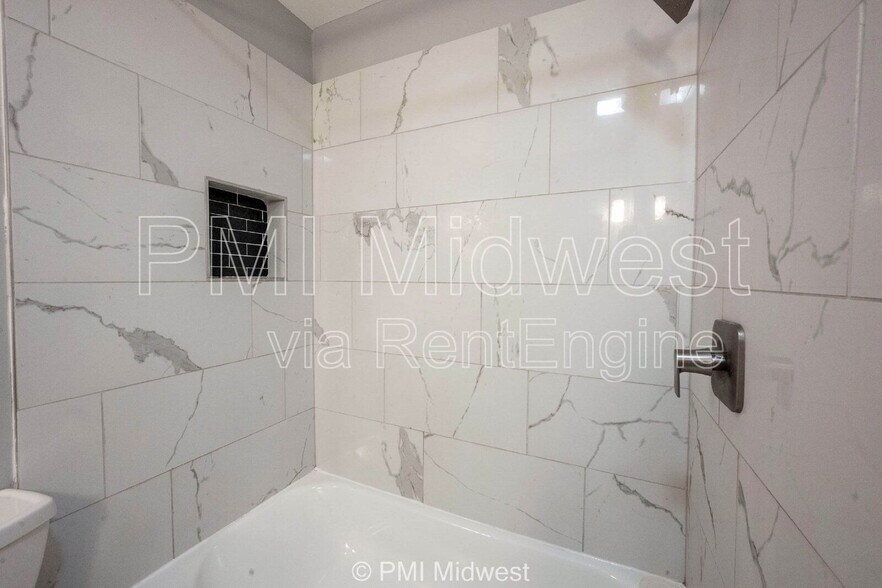 Building Photo - 4350 Dubarry Rd