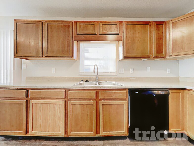 Building Photo - 11157 Fall Dr