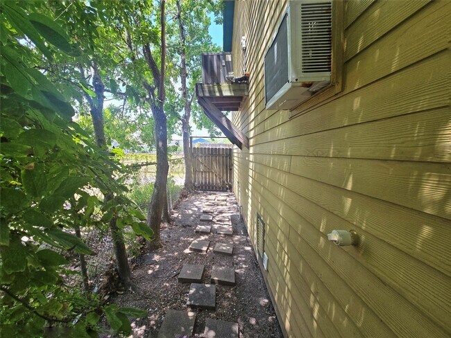 Building Photo - 1814 Ave N 1/2