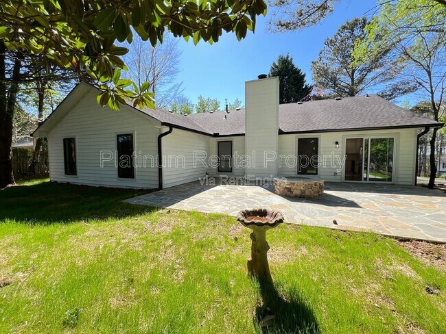 Building Photo - 1331 Buttercup Ct