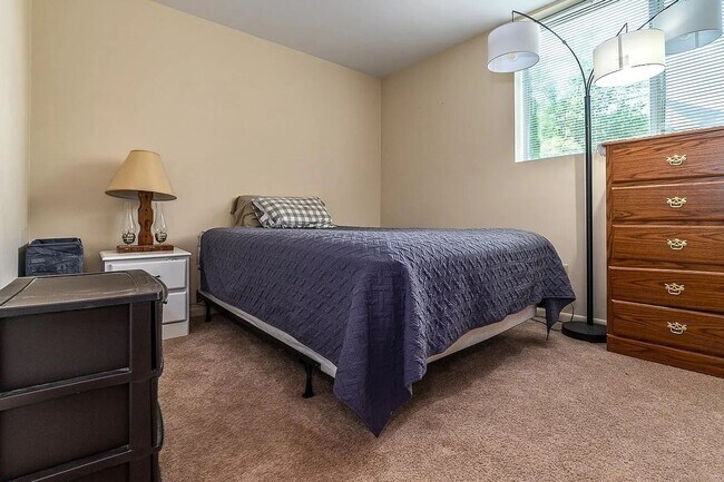 Building Photo - 2BR, 2Ba First floor apartment in Borden Commons