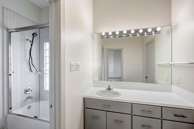 Building Photo - 5304 Braeburn Dr