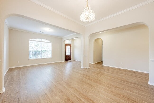 Building Photo - 13727 Charterhouse Way