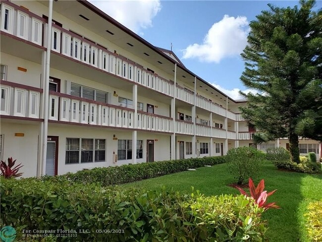 Building Photo - 87 Fanshaw C