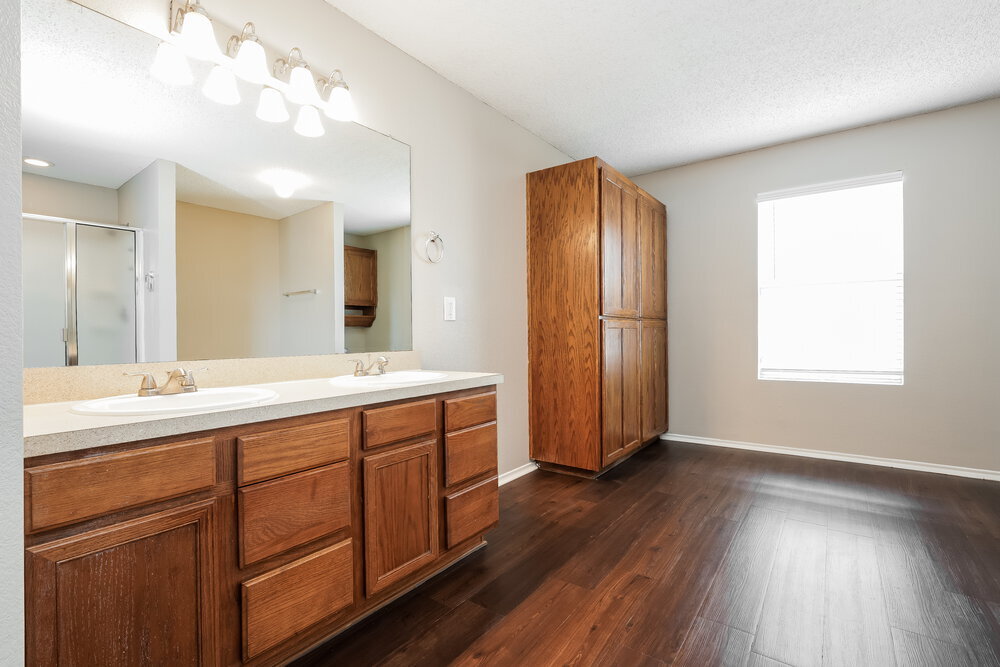 Building Photo - 316 Dakota Ridge Dr