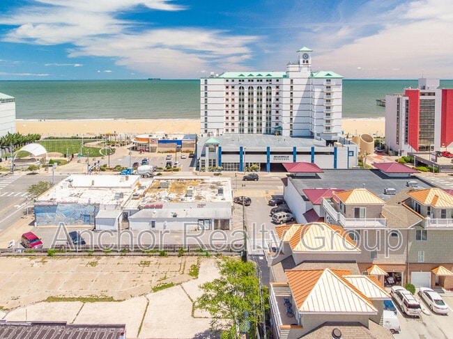 Building Photo - 217 16th St