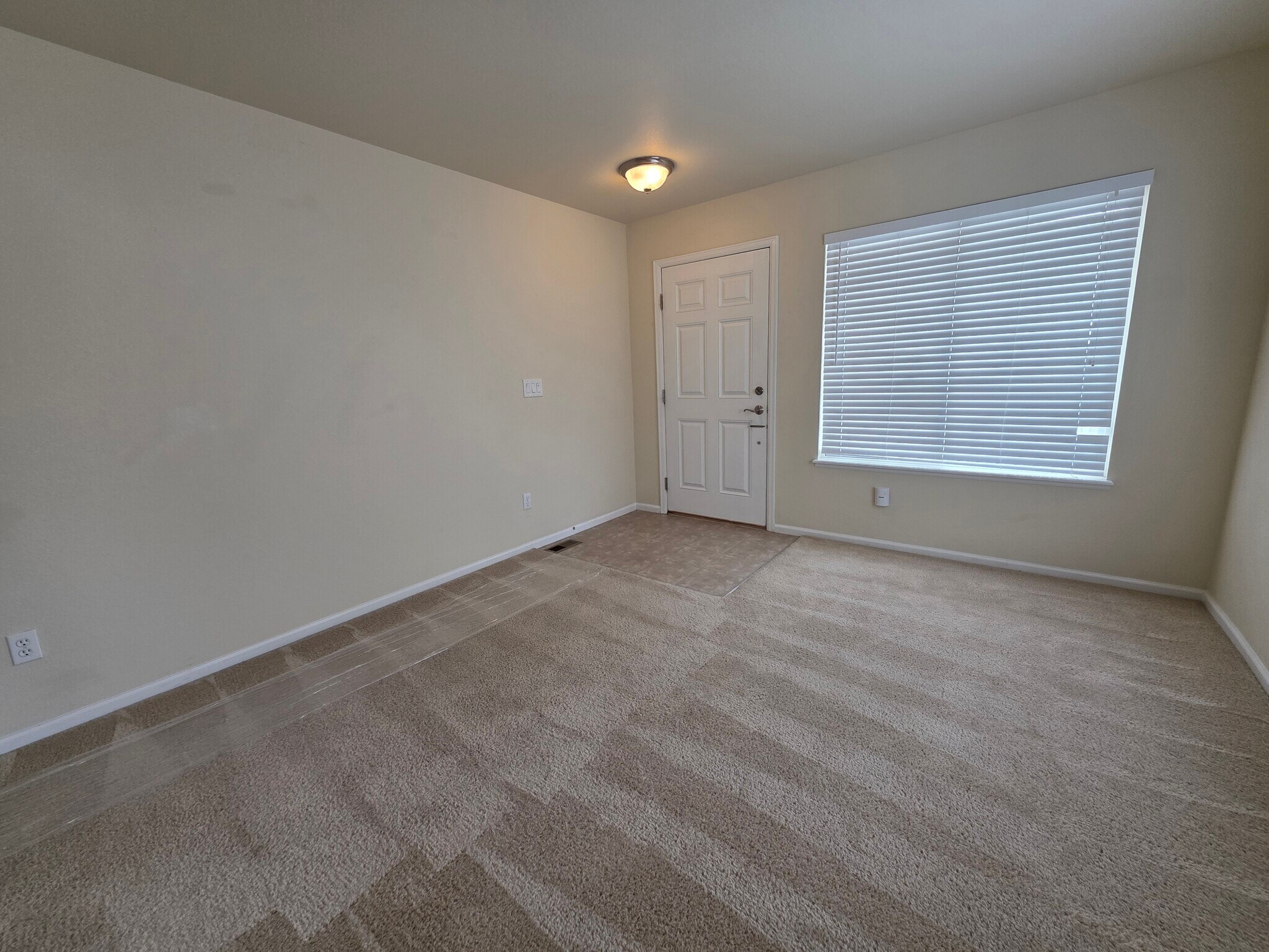 Building Photo - 874 Diamond Rim Dr