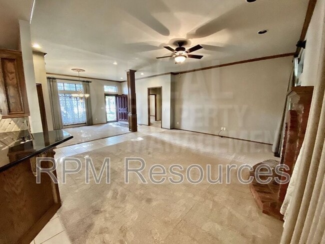 Building Photo - 216 Castle Rock Rd