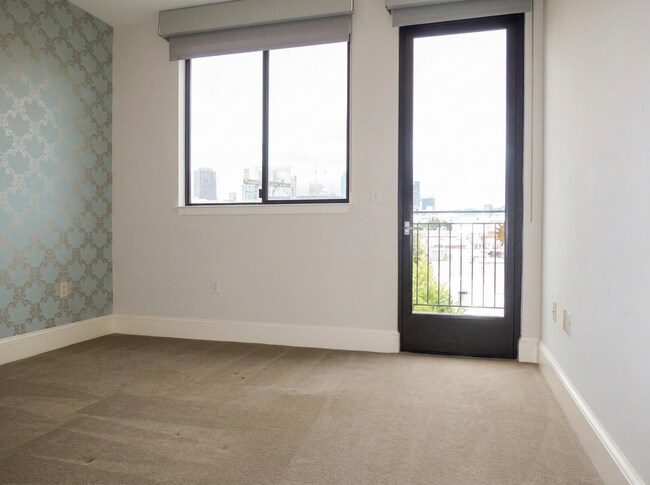 Building Photo - 72 Langton St