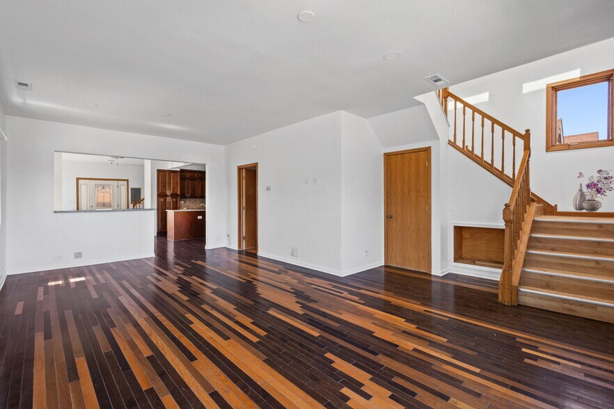 Building Photo - 5230 S Lockwood Ave