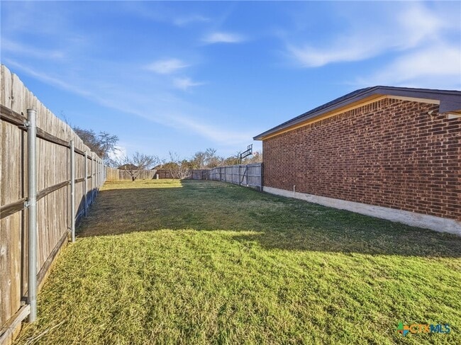 Building Photo - 2707 Ancestor Dr