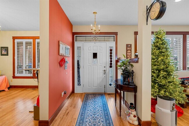 Building Photo - 69 Greenmoor Dr