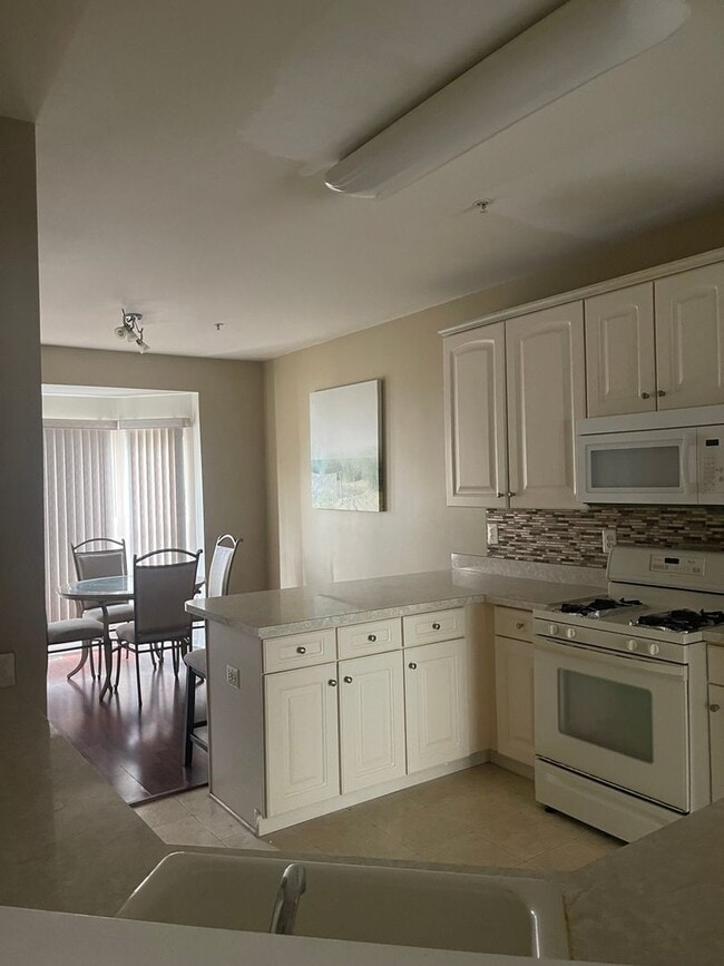 Building Photo - Charming 4BR Townhouse in Waldorf