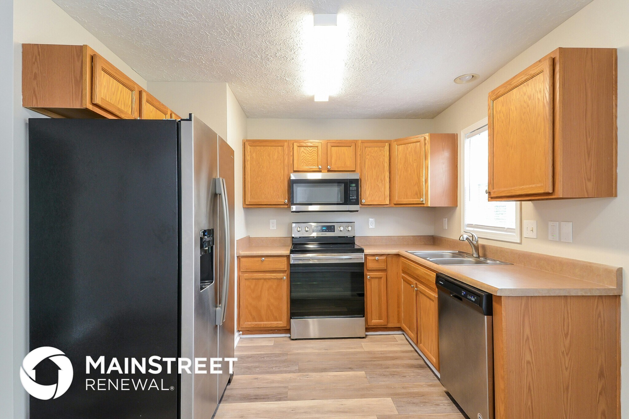 Building Photo - 12290 Versailles St
