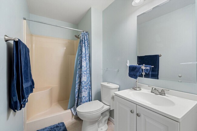 Building Photo - Charming 3-Bedroom Home with Spacious Layo...