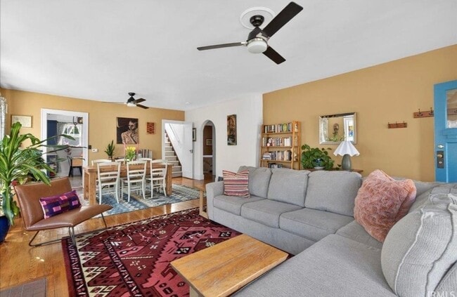 Building Photo - Beautiful 3 Bedroom!