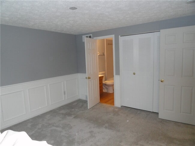 Building Photo - 206 Greenway Blvd