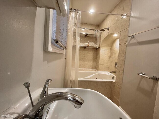 Building Photo - 4 br, 3 bath House - 4447 P St NW