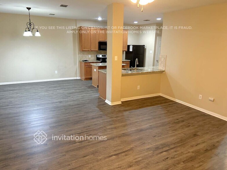 Building Photo - 728 Sage Brush Dr