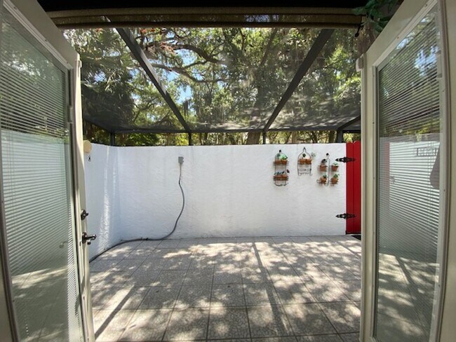 Building Photo - The Oaks of Leesburg - Ask about a Move In Special